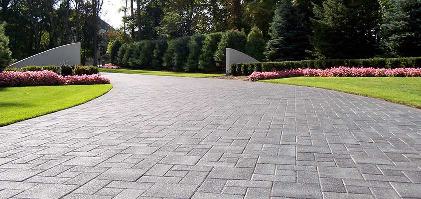Why-Interlocking-Driveways-Are-Not-A-DIY-Project