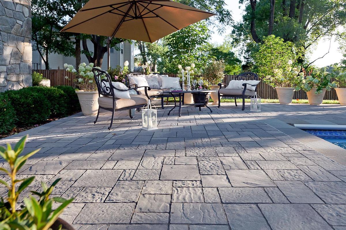 interlocking-driveway-patio-contractor-burlington-ontario-burloak-landscaping-lifestyle