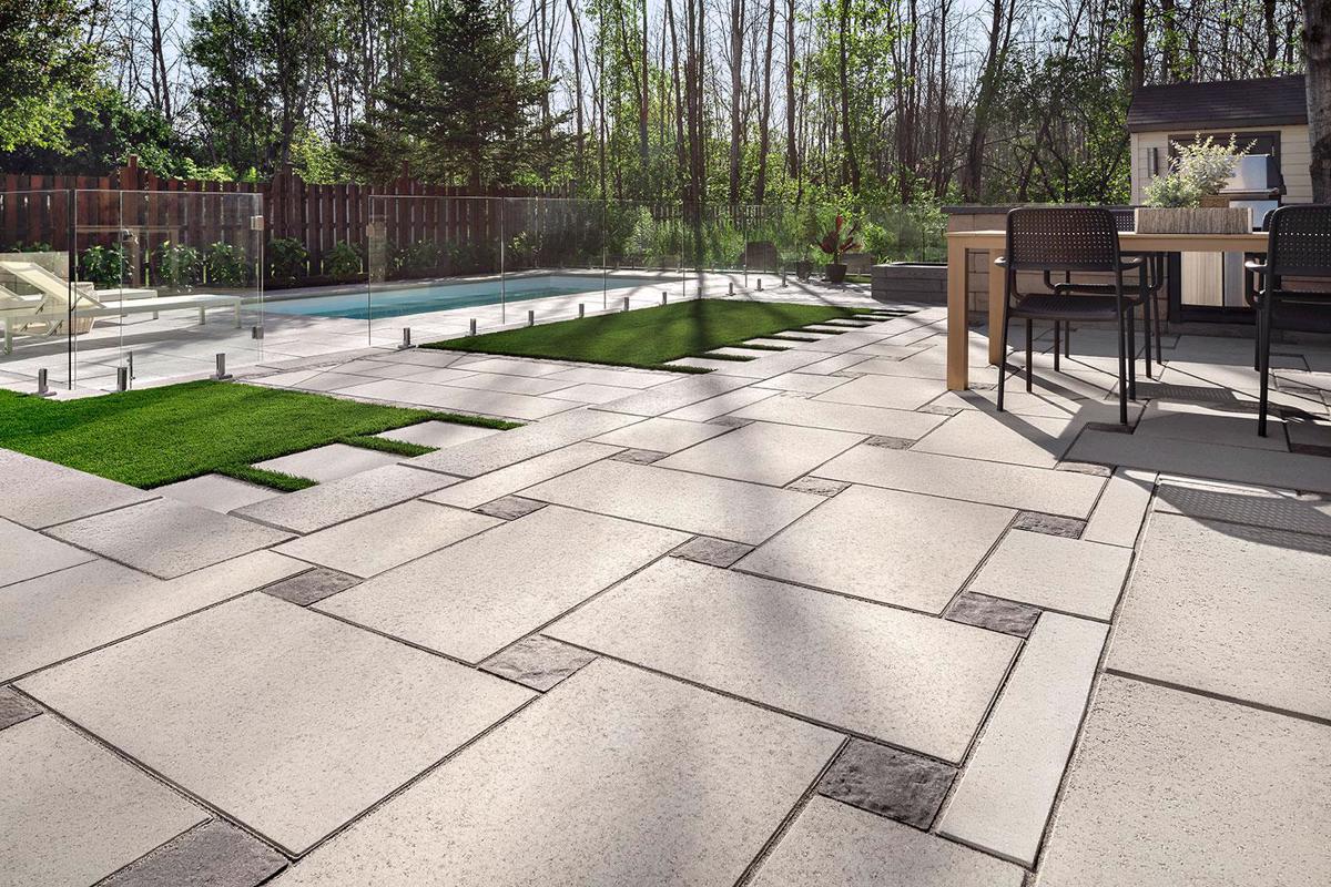 interlocking-driveway-patio-contractor-etobicoke-ontario-burloak-landscaping-lifestyle