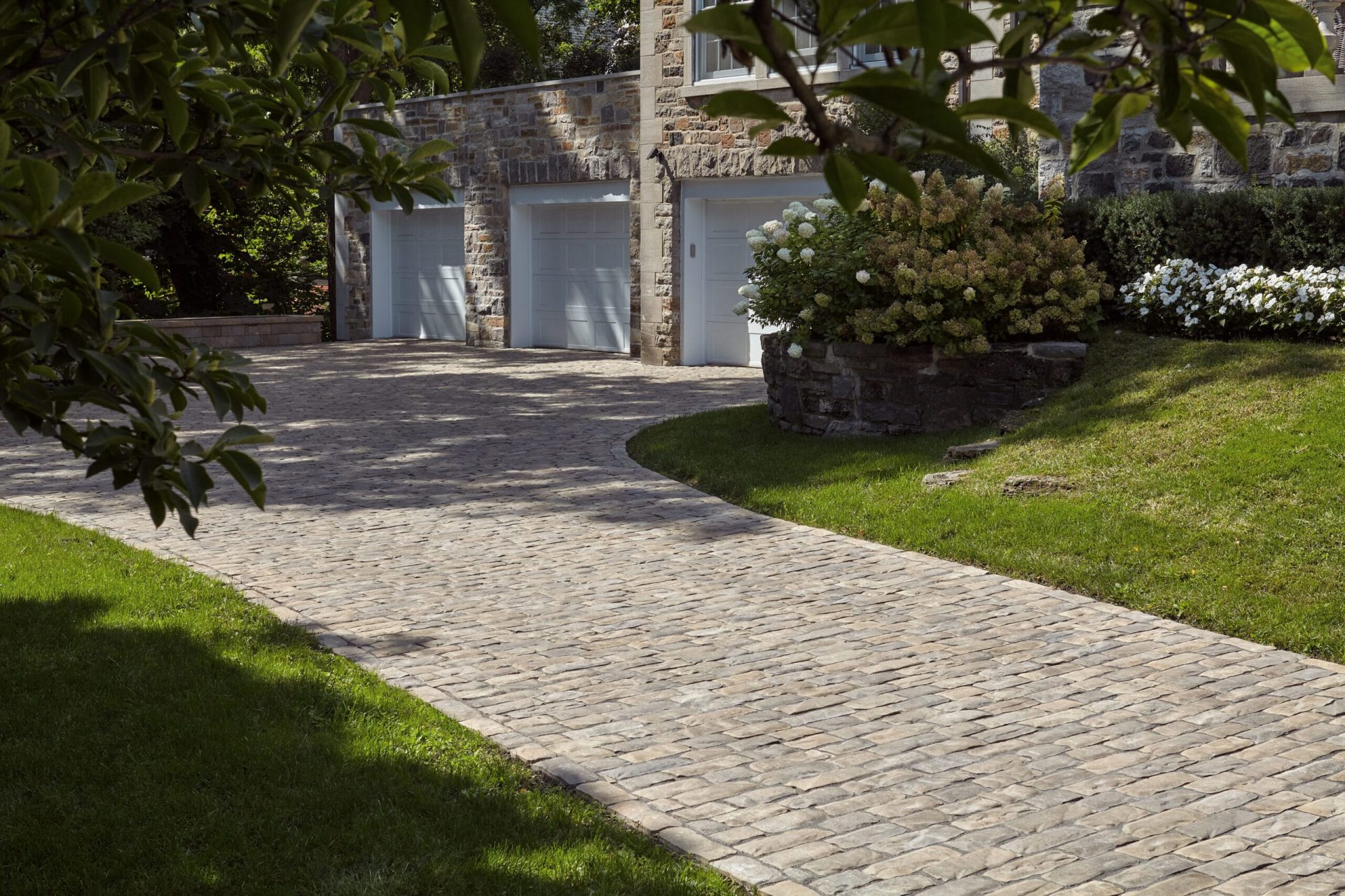 landscape-design-services-oakville-ontario-burloak-landscaping-lifestyle